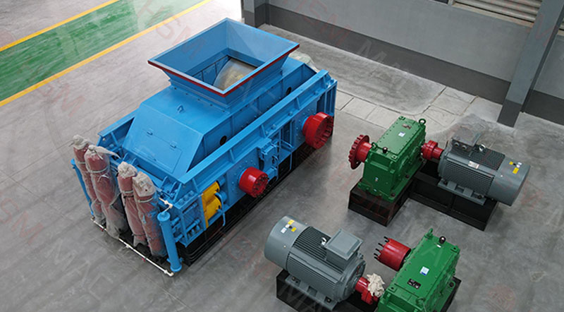 四川美姑縣銅礦用對輥制砂機生產現場