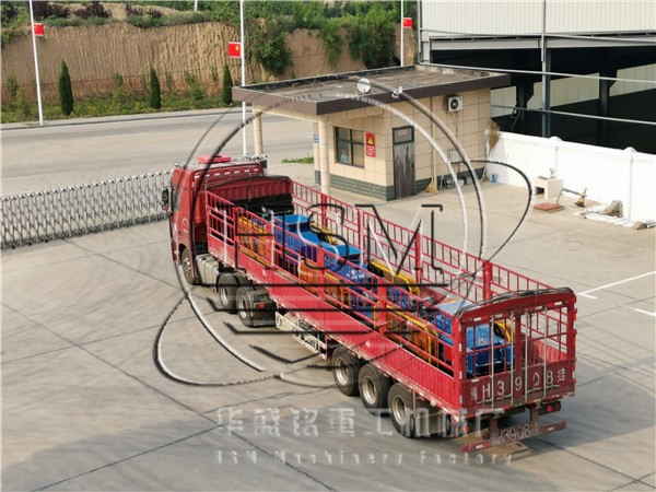 三臺(tái)750ⅹ500型對輥破碎機(jī)發(fā)往貴陽