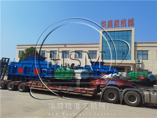 兩臺1810型液壓對輥破碎機一起發往河北秦皇島